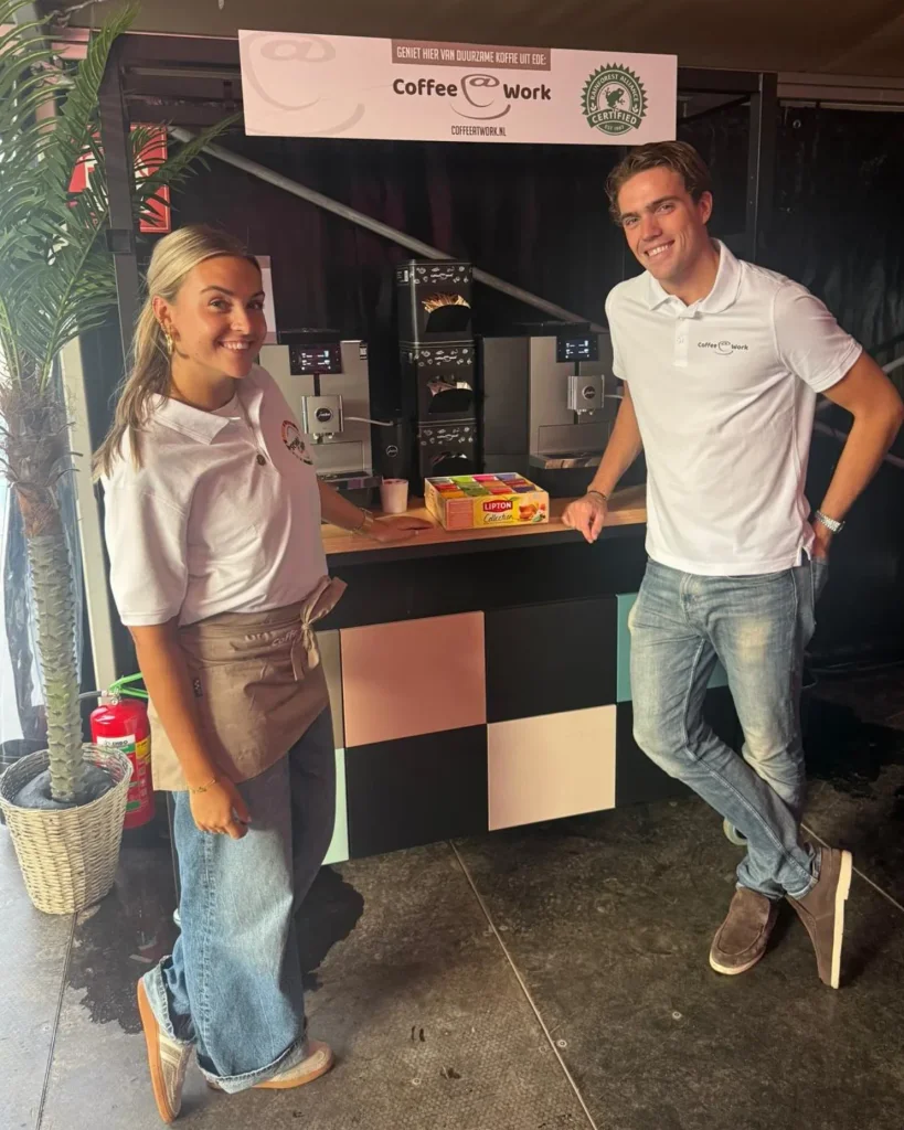 Barista koffie tijdens Heideweek Jura X10
